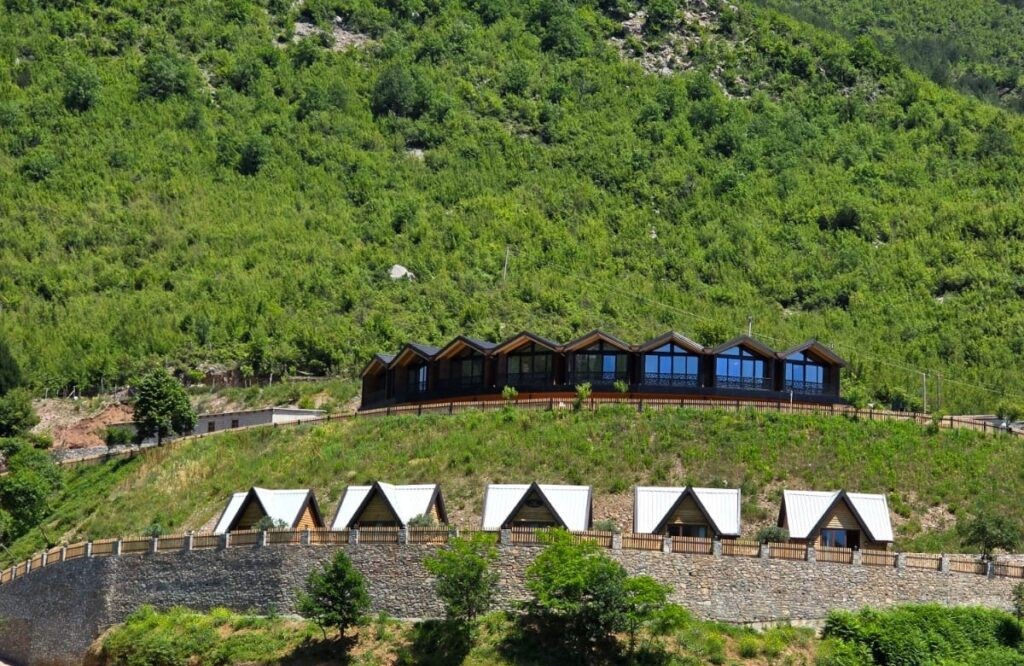 Turizmi mban në rritje investimet e biznesit në prona të reja